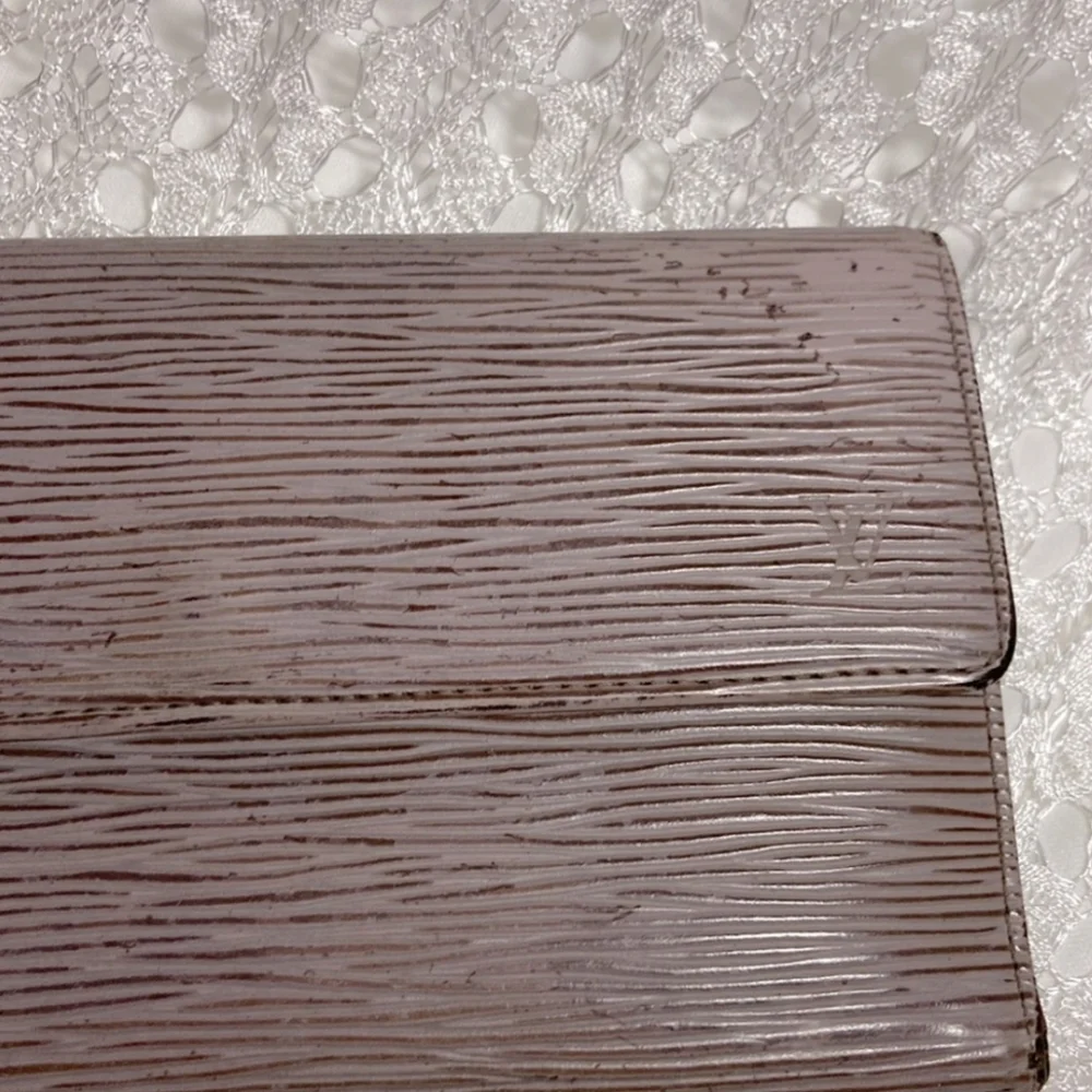 Louis Vuitton Purple Wallet - Picture 13 of 15